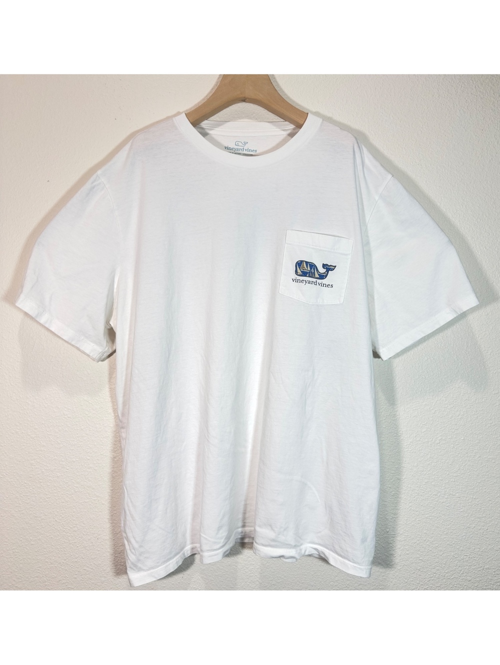 Vineyard Vines Men’s XXL White Sailboat Whale Graphic Pocket T-Shirt 100% Cotton